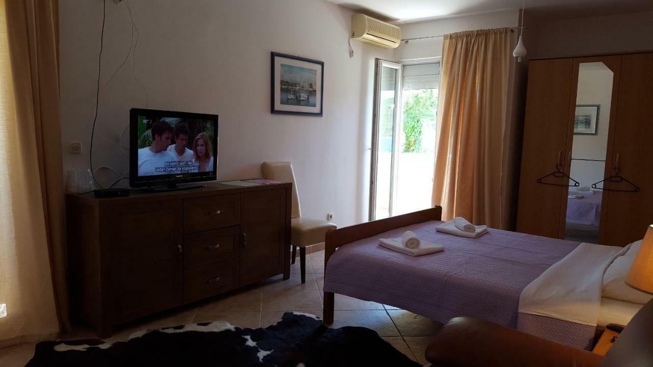 Bed and Breakfast Pansion Kaleb Brbinj Exterior foto